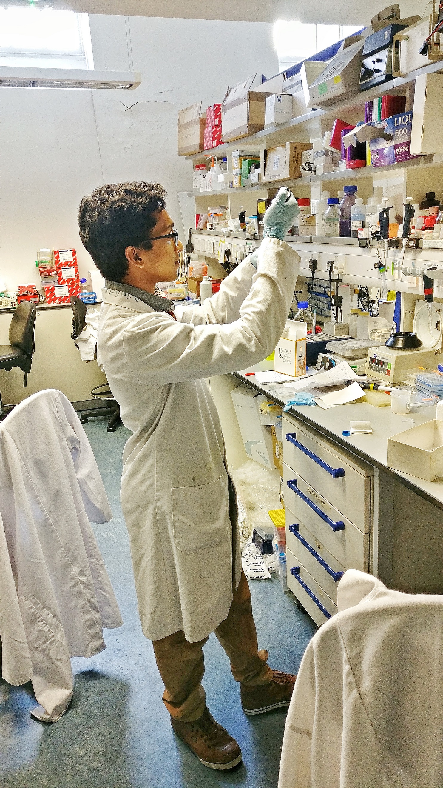 Azmaeen Zarif in the laboratory